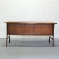 Webe "Boomerang" bureau Louis van Teeffelen